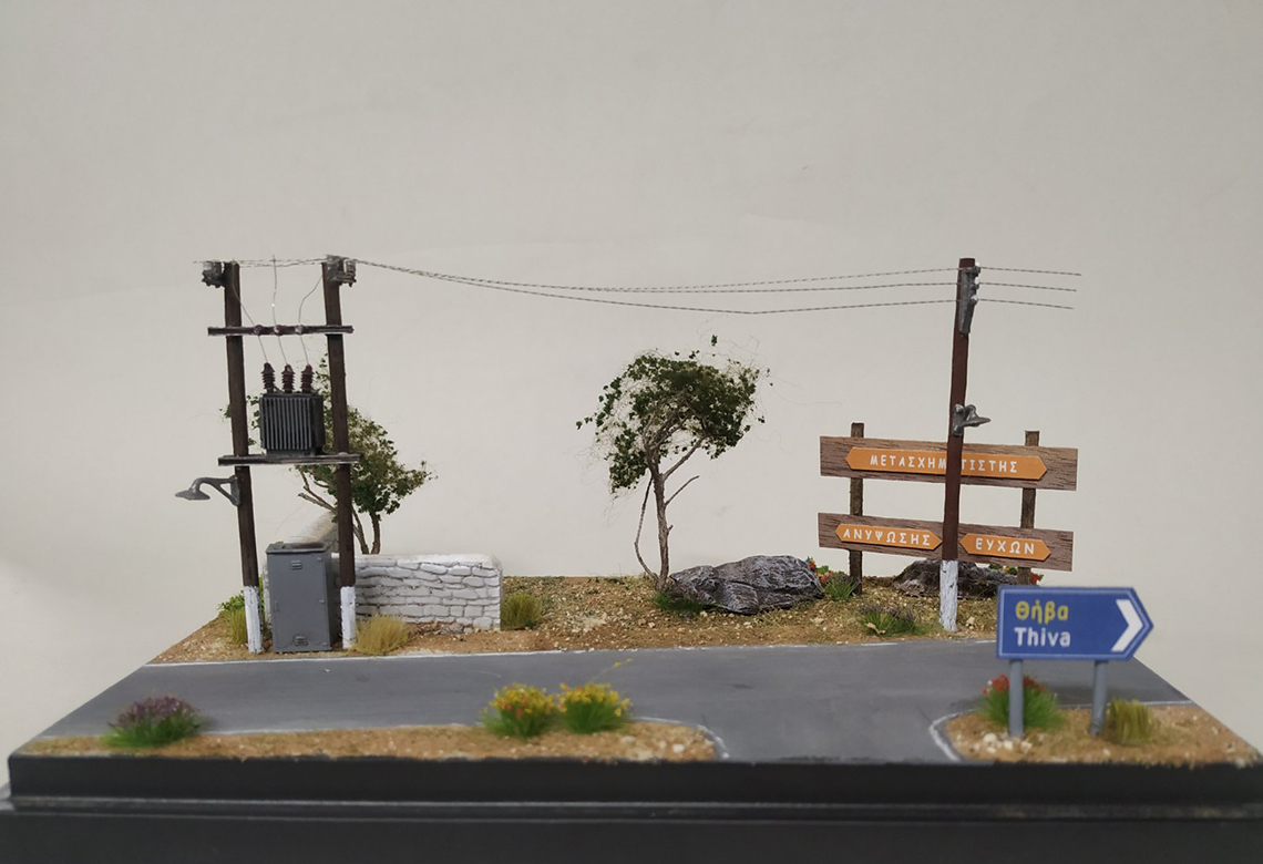thiva-dei-wooden-pole-miniature-diorama