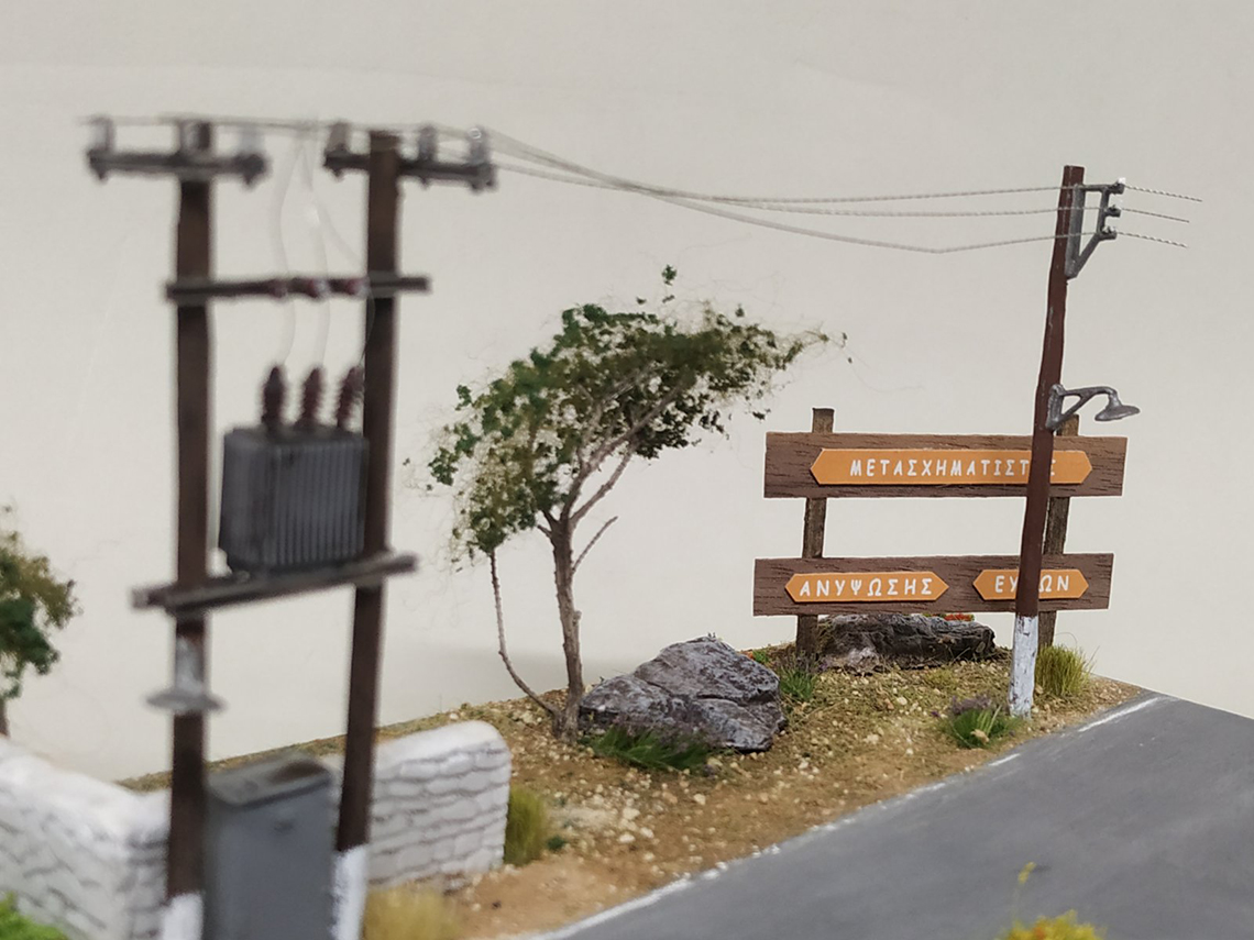 reek-diorama-scale-model-wooden-light-pole