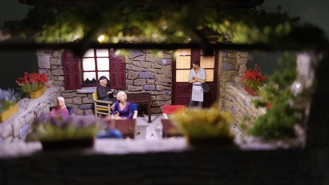 greek-veranda-summer-house-miniature-diorama