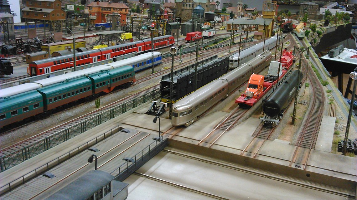 large scale HO train layout μακετα τρενου HO ac dc