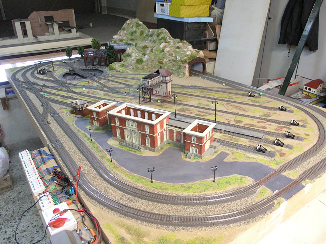 HO train layout HO model railroad μακετα τρενου