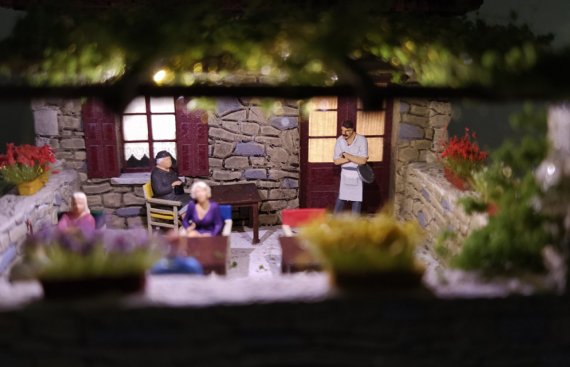 greek-veranda-summer-house-miniature-diorama