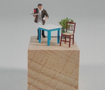 greek taverna waiter miniature diorama μινι διοραμα γκαρσονι ταβερνας